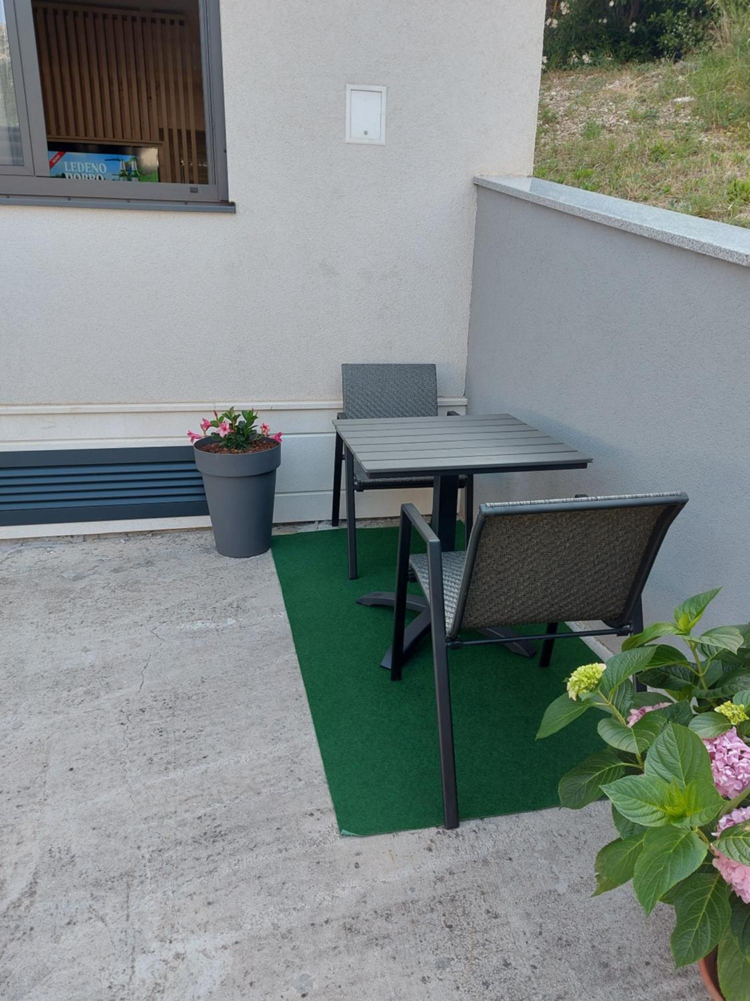 Apartman Matilda 2 غراداك الغرفة الصورة